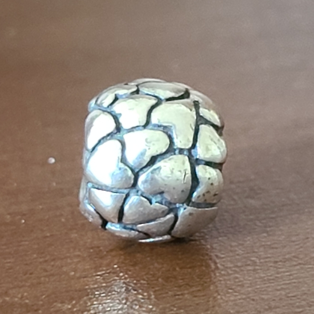 Pandora Lotsa Love Charm - Picture 2 of 4